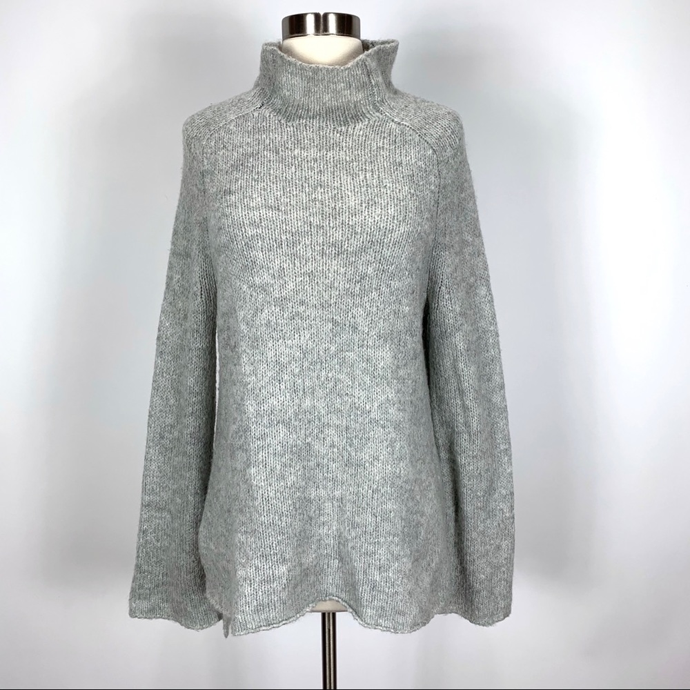 Aritzia Golden by TNA mock turtleneck sweater M